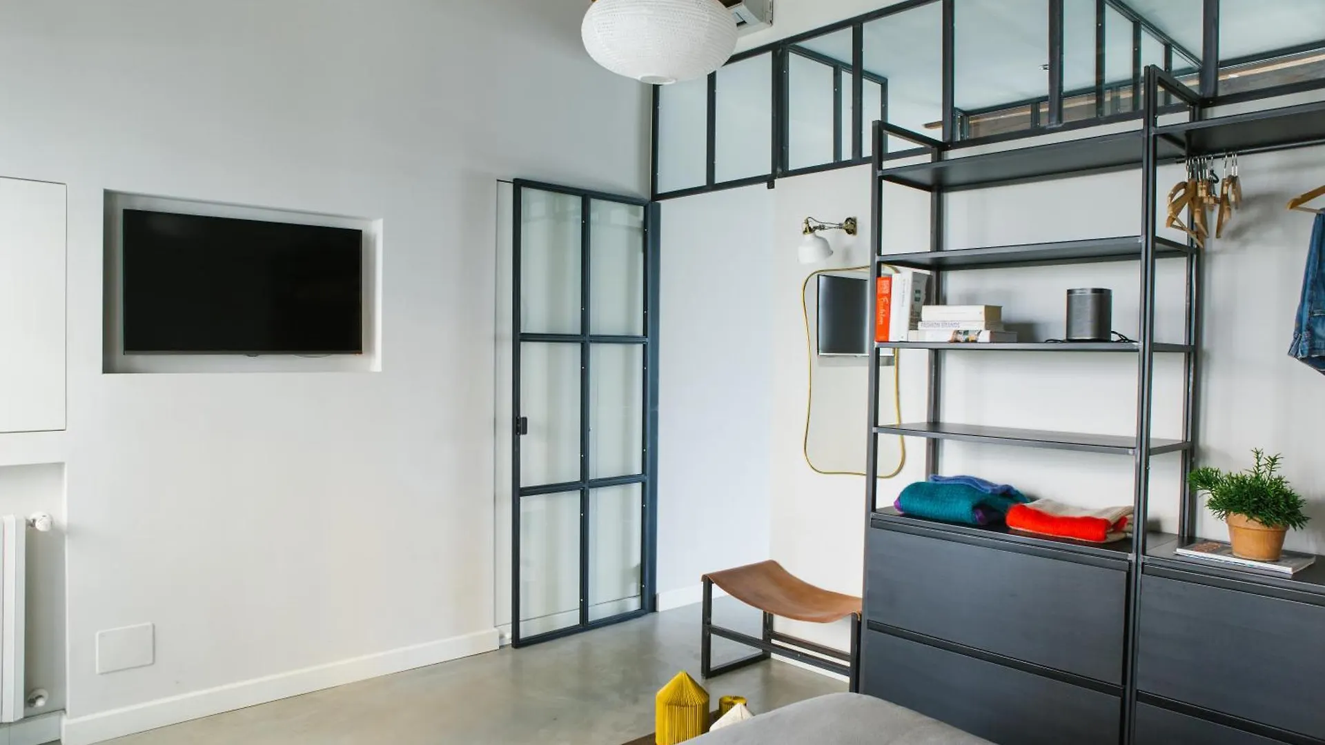 Greenhouse By Costanza Milan Apartment